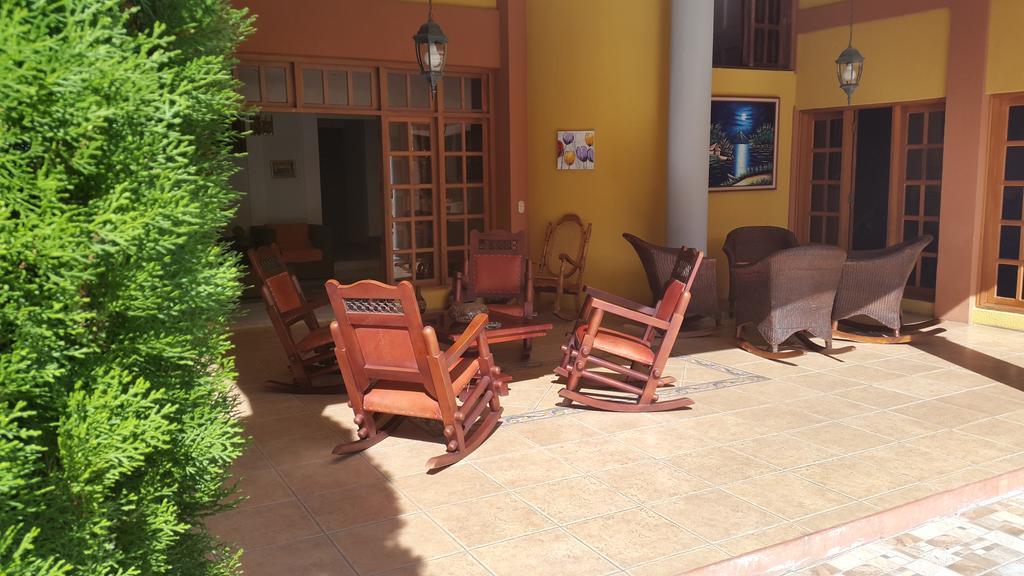 מנאגווה Hotel Los Pinos מראה חיצוני תמונה