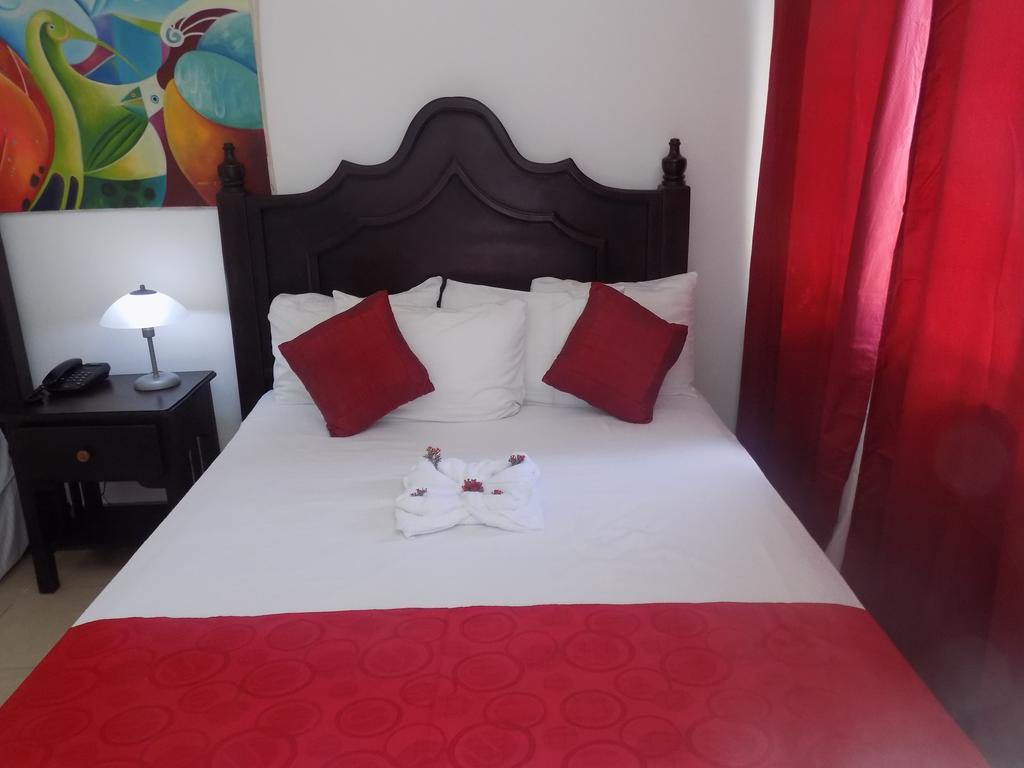 מנאגווה Hotel Los Pinos מראה חיצוני תמונה
