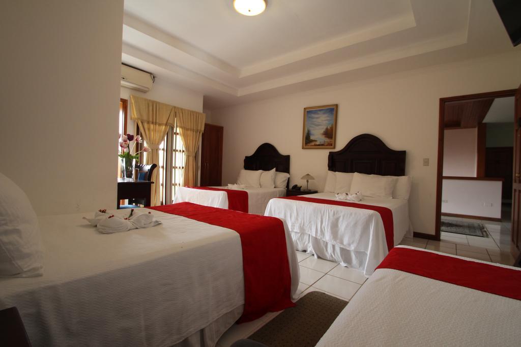 מנאגווה Hotel Los Pinos מראה חיצוני תמונה