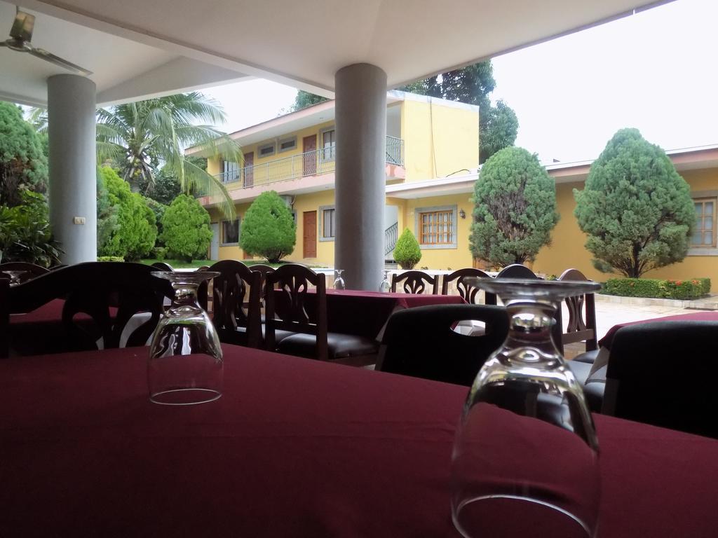 מנאגווה Hotel Los Pinos מראה חיצוני תמונה